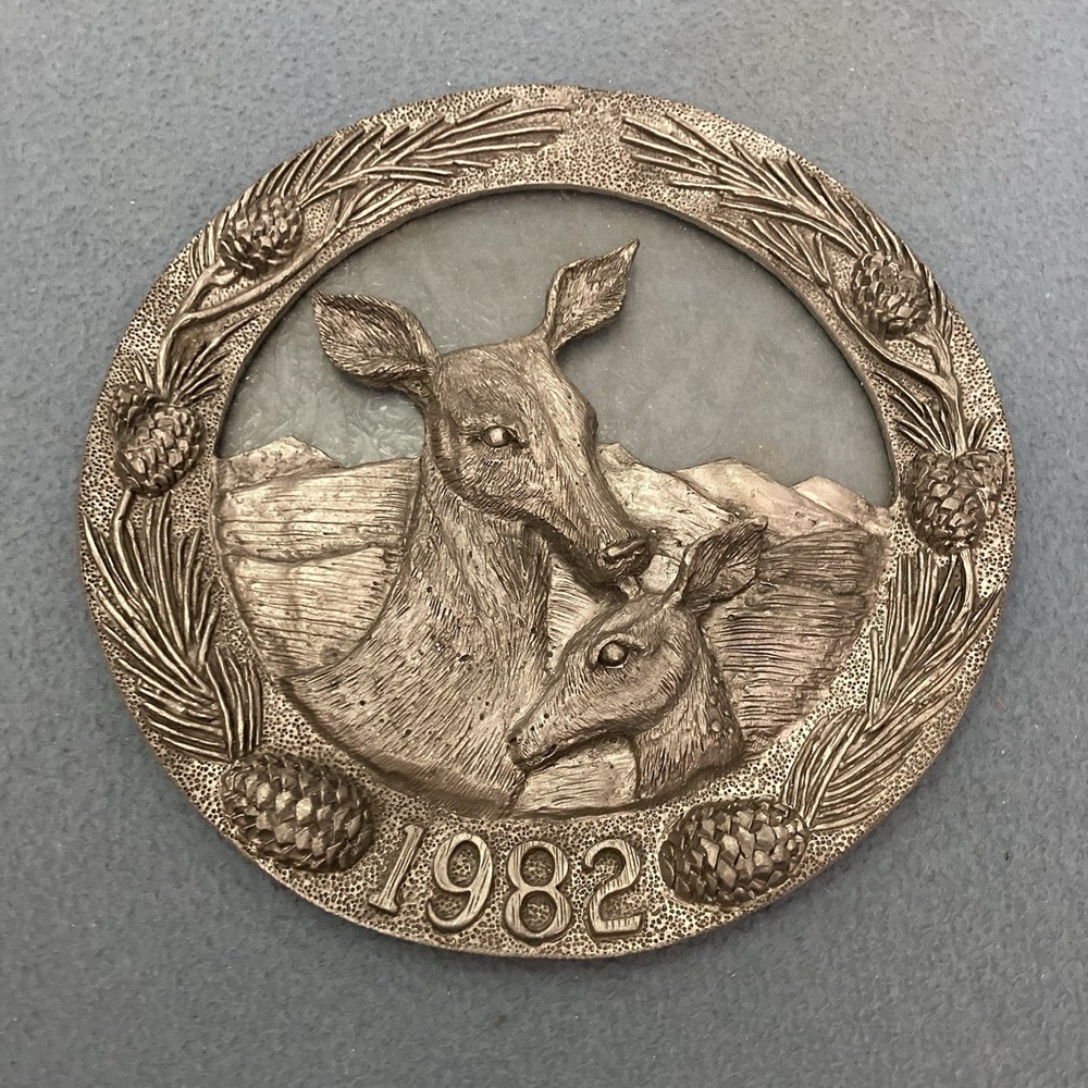 Michael Ricker Pewter w/Clear Etched Glass 1982 Mother's Day Deer Plate 4712
